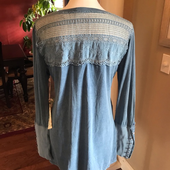 Cotton top with embroidering - Picture 2 of 4